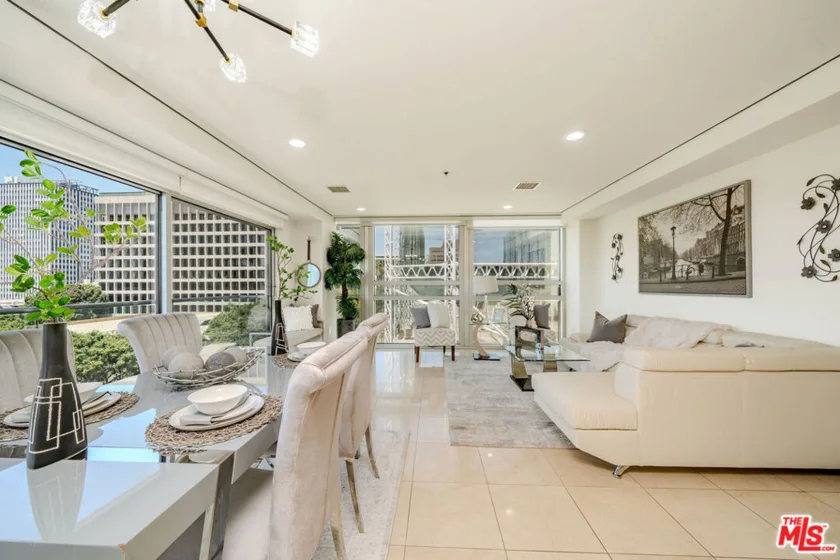 702 S Serrano Avenue #605 photo 3