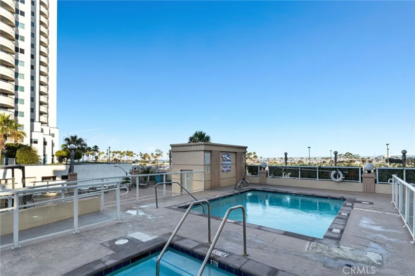 488 E Ocean #809 photo 31