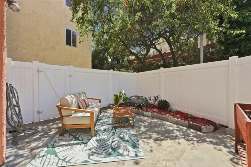 3315 Griffith Park Boulevard #109 photo 23