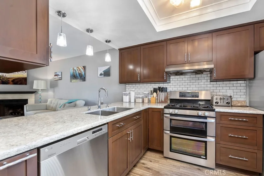 290 Victoria Street #D7 photo 1