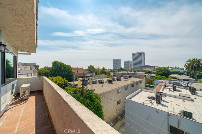 1601 Veteran Avenue #301/302 photo 4