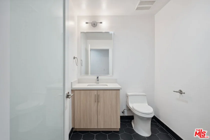1746 Garfield Place #101 photo 3