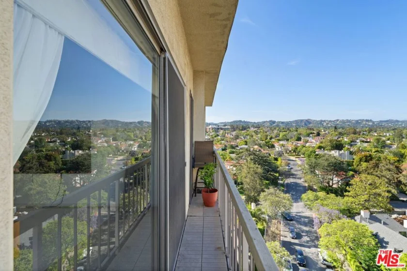 10751 Wilshire Boulevard #1206 photo 8