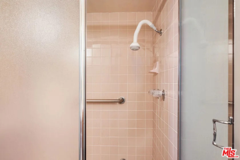 4454 Ventura Canyon Avenue #103 photo 32