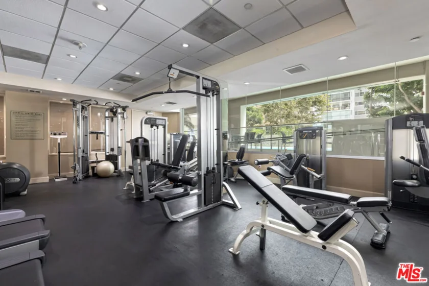 10445 Wilshire Boulevard #703 photo 14