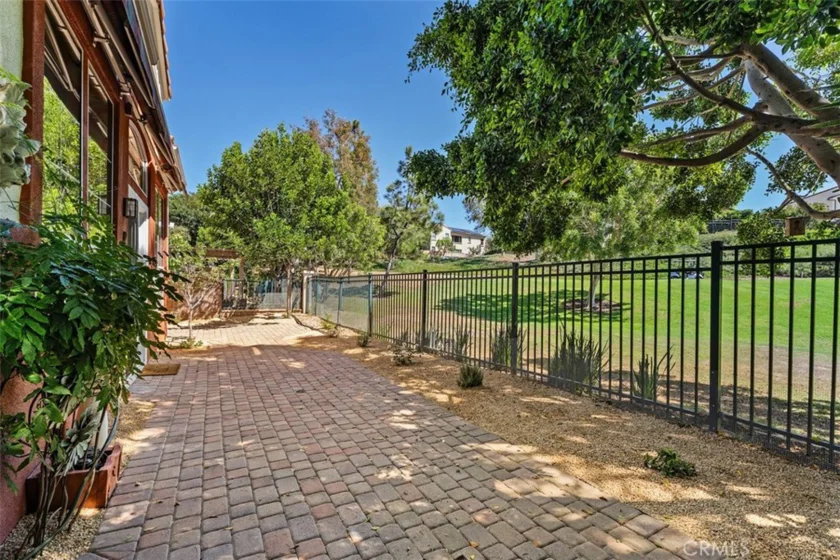 28096 Paseo Hacienda photo 20