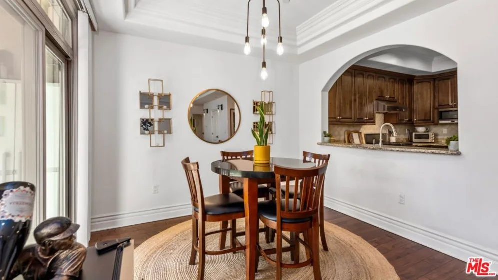 11582 Moorpark Street #104 photo 11