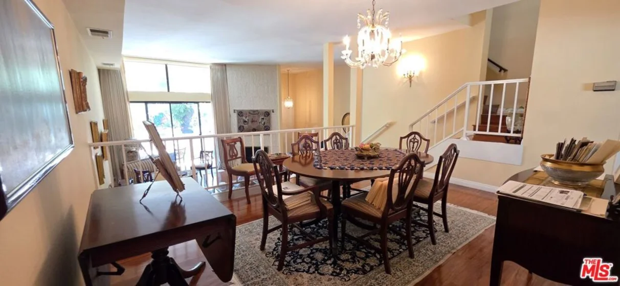 17707 Magnolia Boulevard photo 9