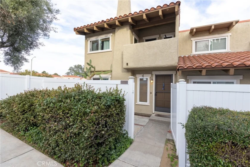 1078 Westward Lane photo 1