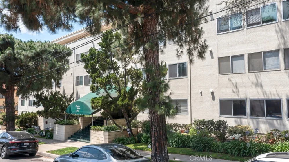 1015 N Michillinda #302 photo 26