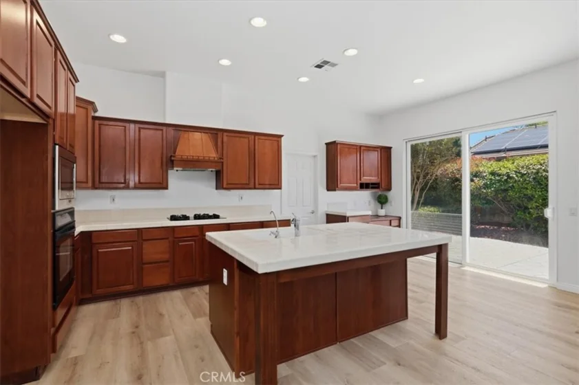 26757 Queen Court photo 3