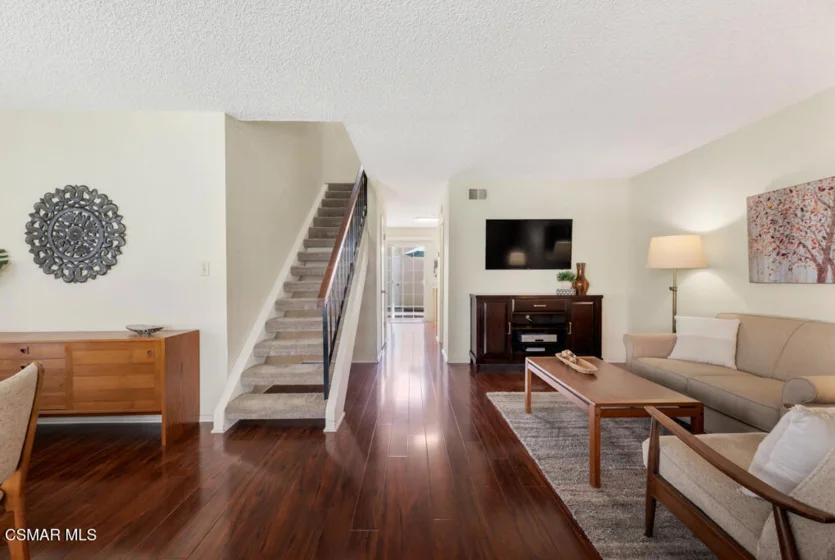 19208 Hamlin Street #4 photo 9