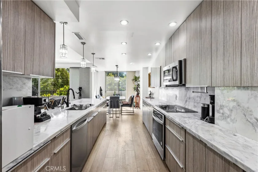 818 N Doheny #308 photo 11