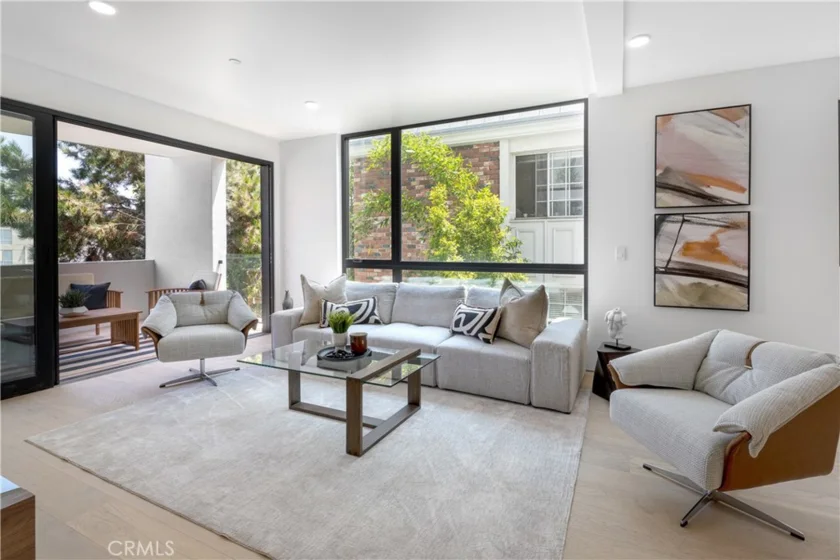 1361 Kelton Avenue #403 photo 18