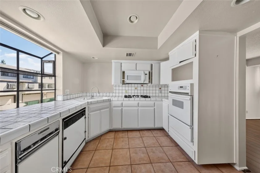 7650 Topanga Canyon Boulevard #9 photo 16