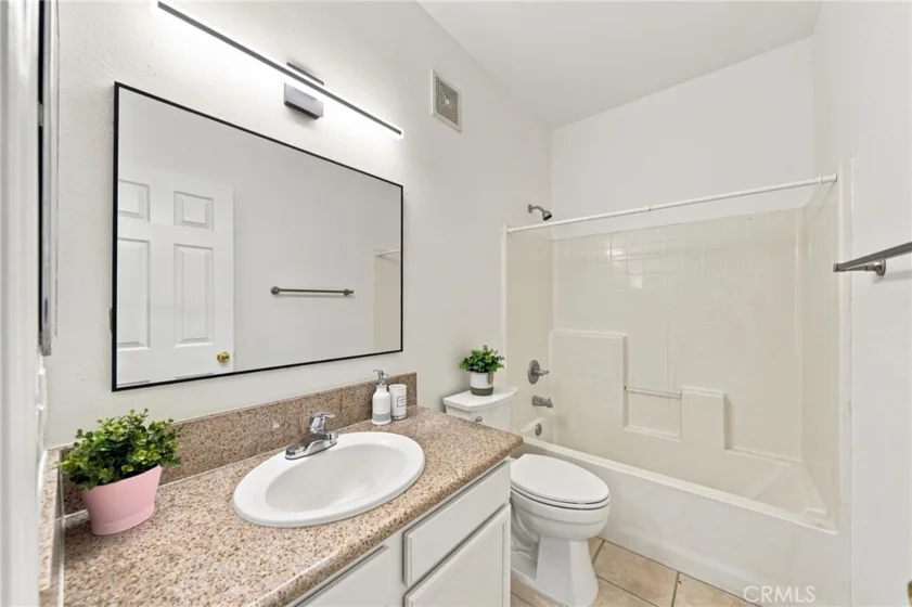 1138 N Euclid Street #5 photo 25