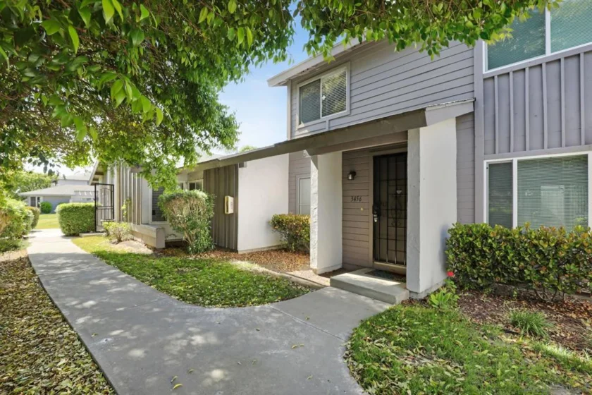 3456 Seabreeze Walk photo 1