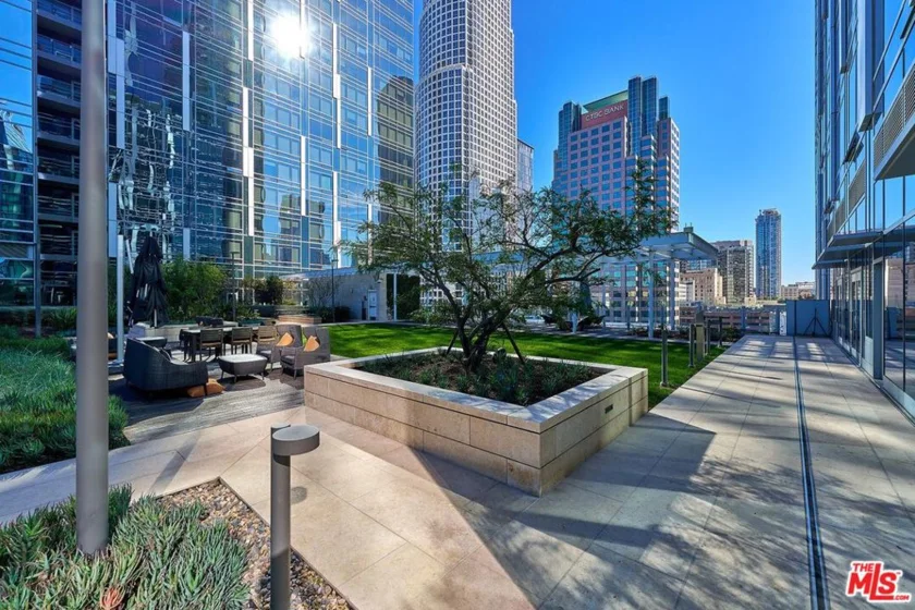 877 Francisco Street #1516 photo 41