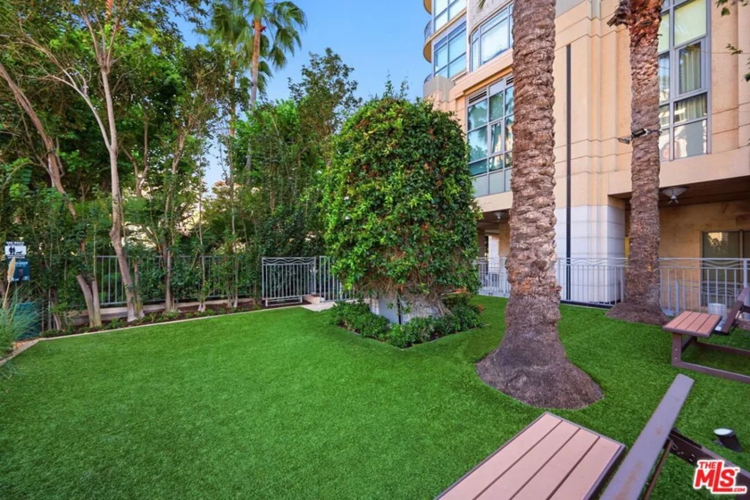 10800 Wilshire Boulevard #403 photo 52