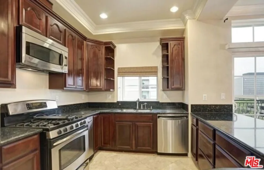 700 S Ardmore Avenue #PH1 photo 2