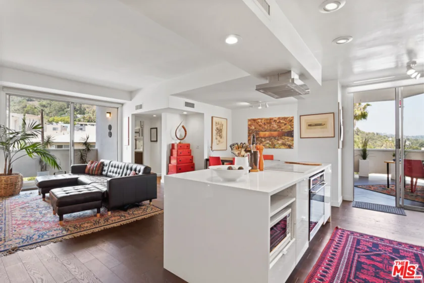 7250 Franklin Avenue #401 photo 1