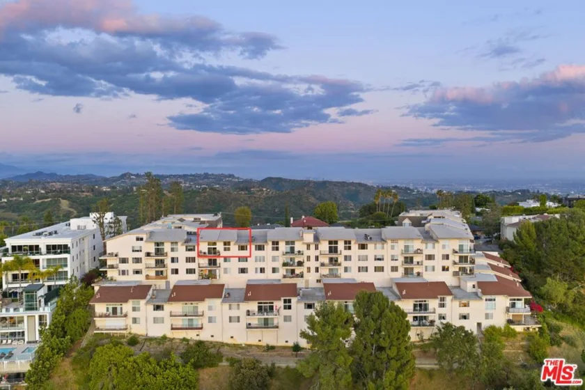 2385 Roscomare Road #F10 photo 22