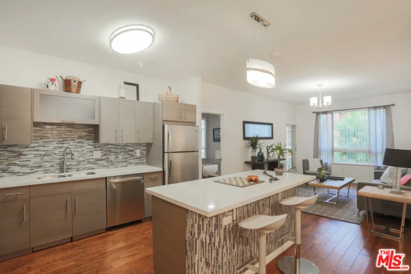 100 S Alameda Street #207 photo 1