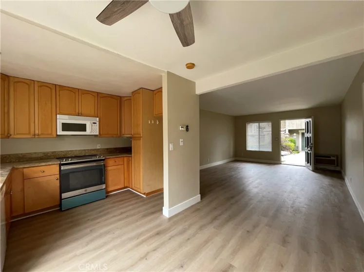 61 Streamwood photo 7