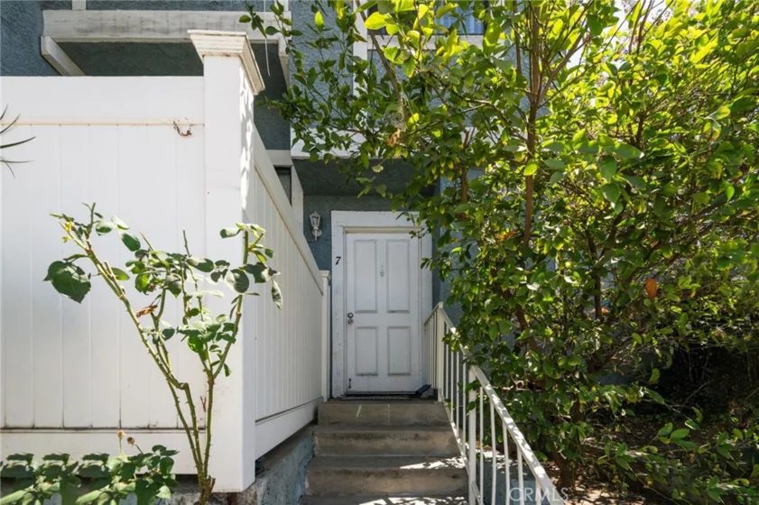 15106 Nordhoff photo 42