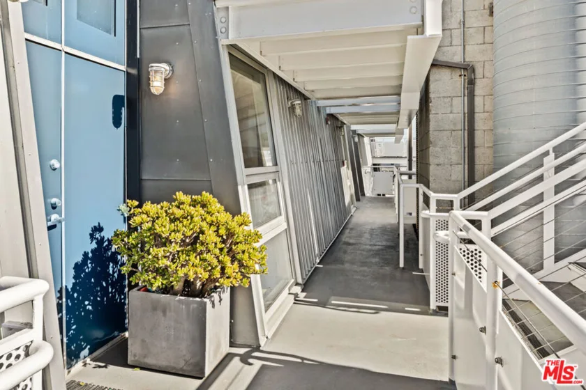 615 Hampton Drive #B301 photo 24