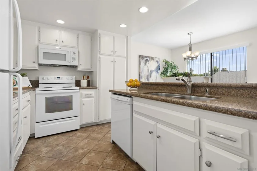7780 Parkway Drive #1101 photo 18