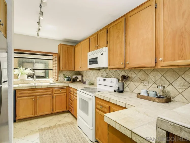 917 Torrance #19 photo 32