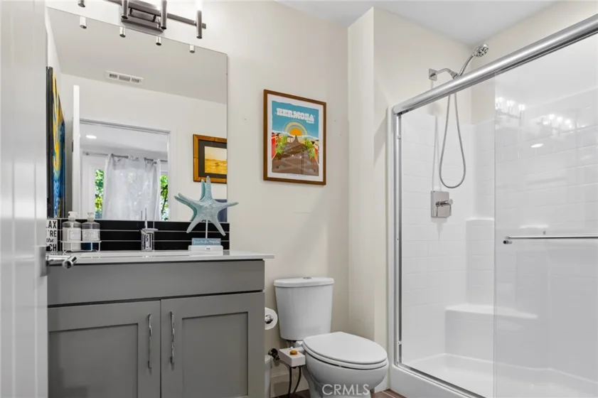 1687 Grand View photo 18