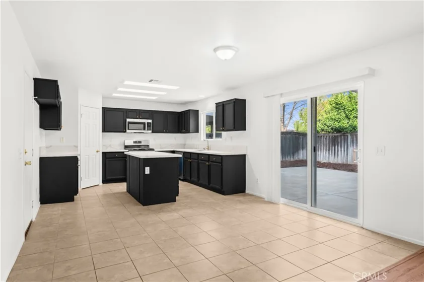 38354 Falcon Court photo 11
