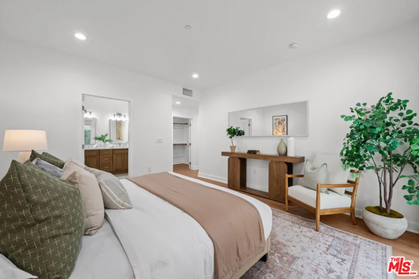 11115 Acama Street #104 photo 29