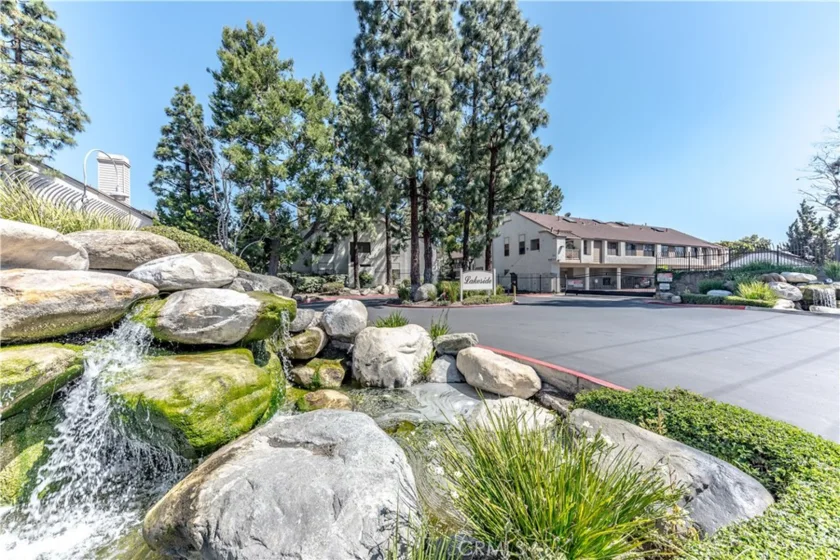 10531 S S Lakeside Drive #B photo 4