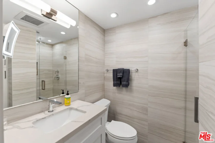 23908 De Ville Way #B photo 38