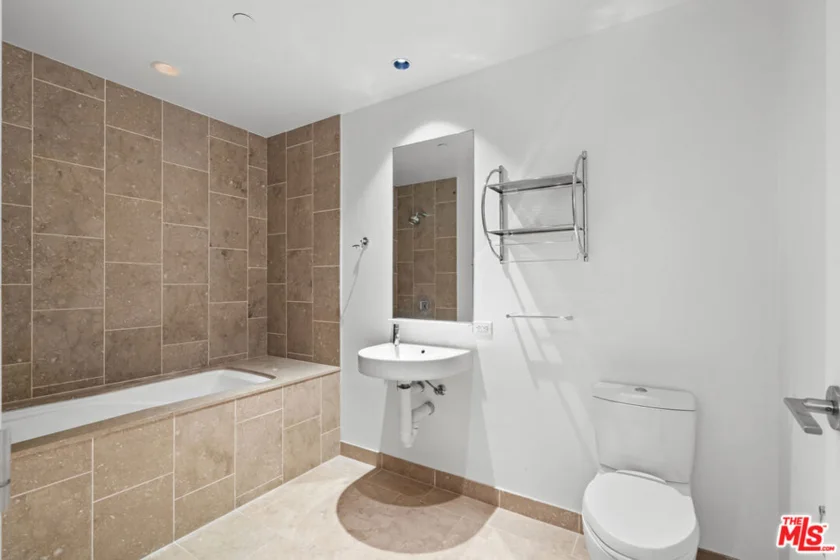 6250 Hollywood Boulevard #4E photo 44