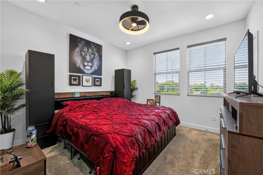 4810 Long Beach photo 28