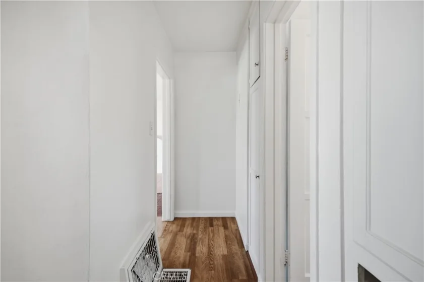 511 E Maple photo 26