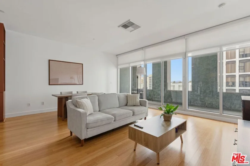 3810 Wilshire Boulevard #602 photo 2