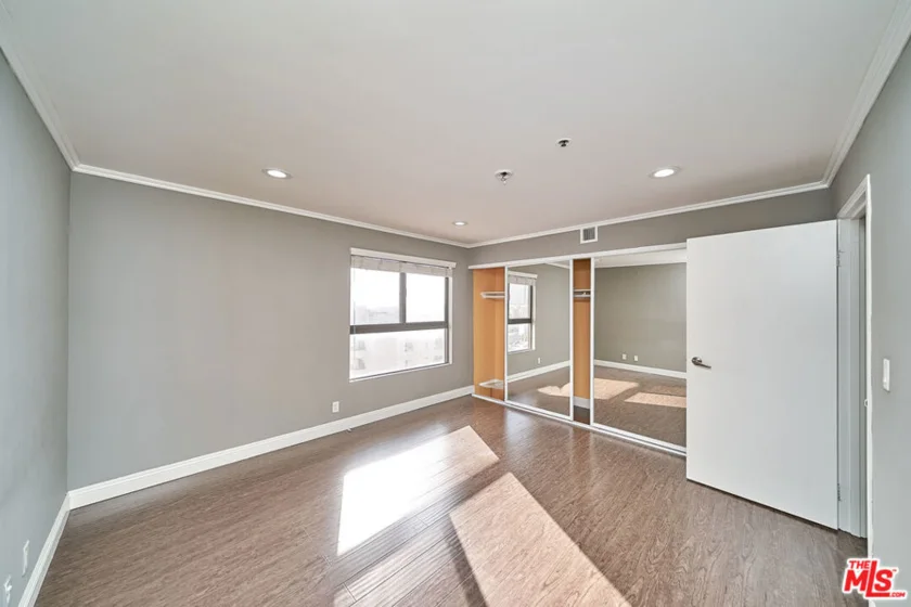 727 S Ardmore Avenue #801 photo 15