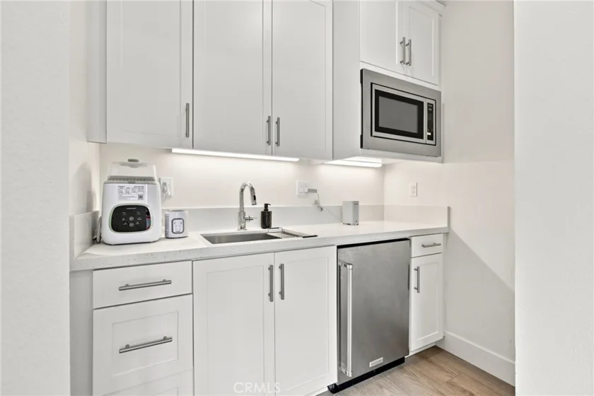 16311 Veterans Way photo 18