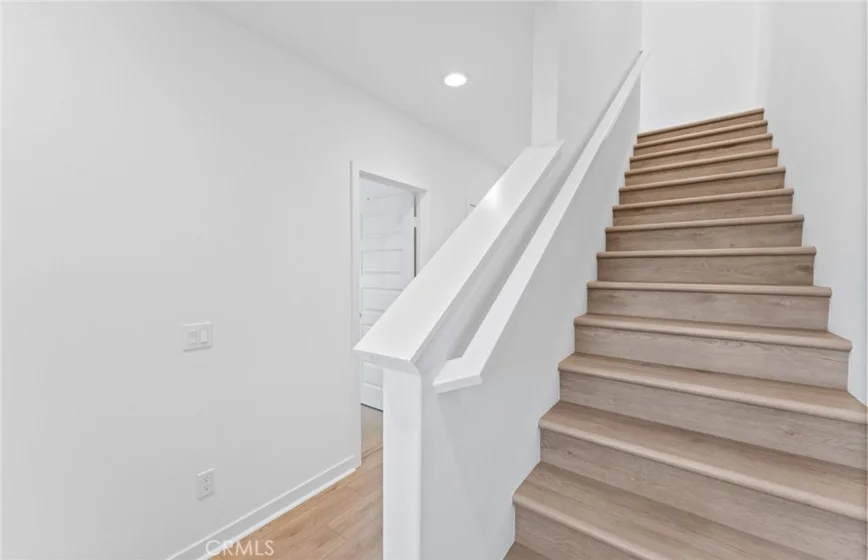108 Pickwick Lane Court photo 8