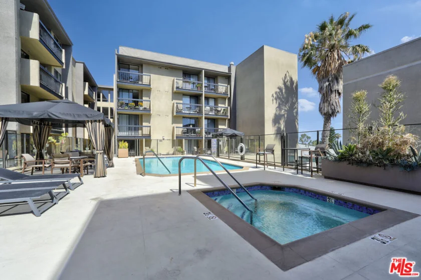 7320 Hawthorn Avenue #319 photo 10