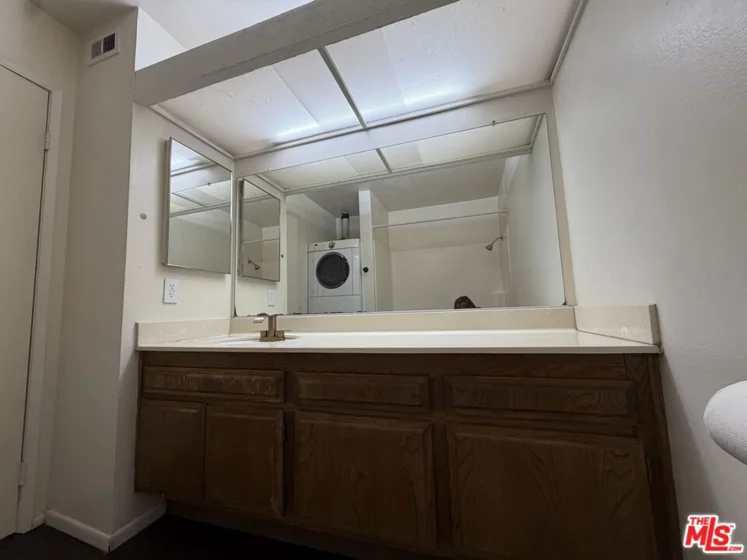 8221 Langdon Avenue #204 photo 9