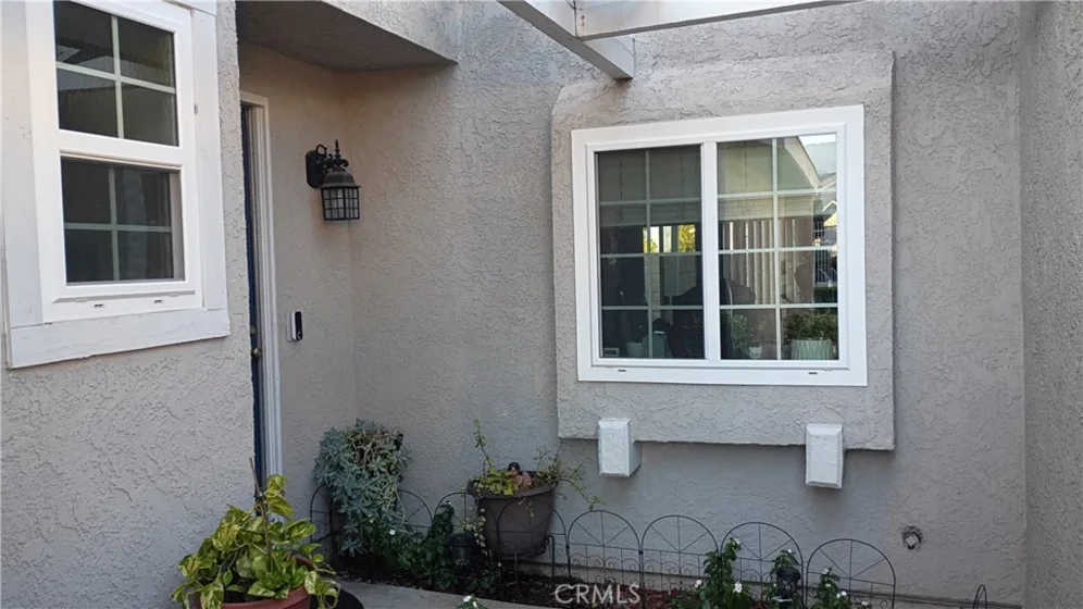 1649 Toyon photo 1