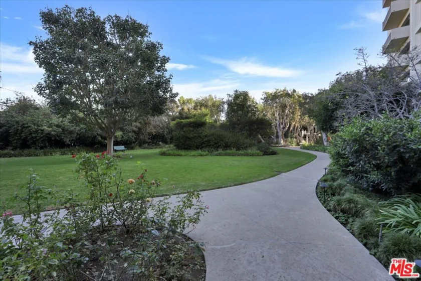 2160 Century Park East #1406 photo 15