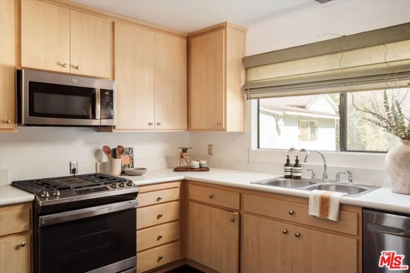 822 Victor Avenue #4 photo 12