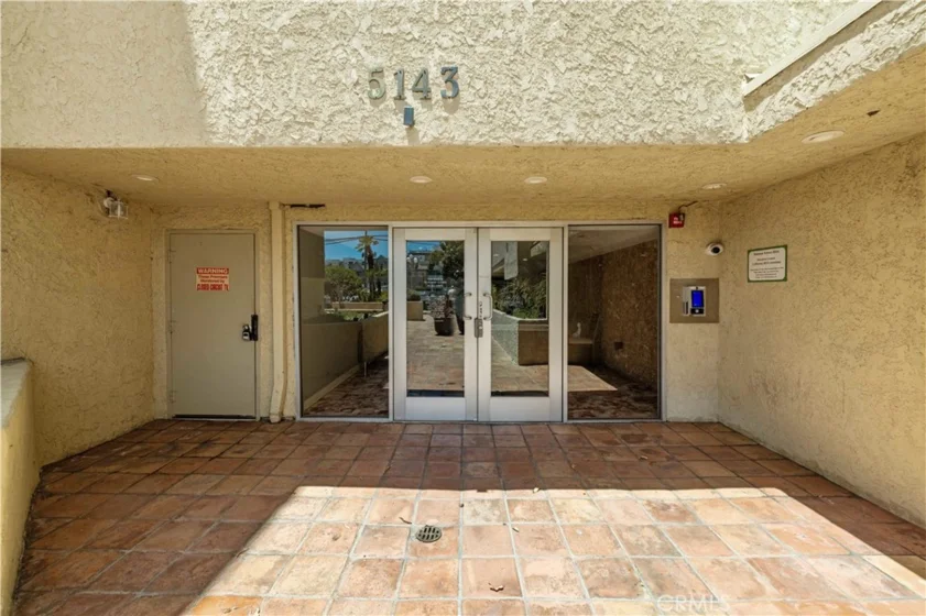 5143 Bakman Avenue #320 photo 35